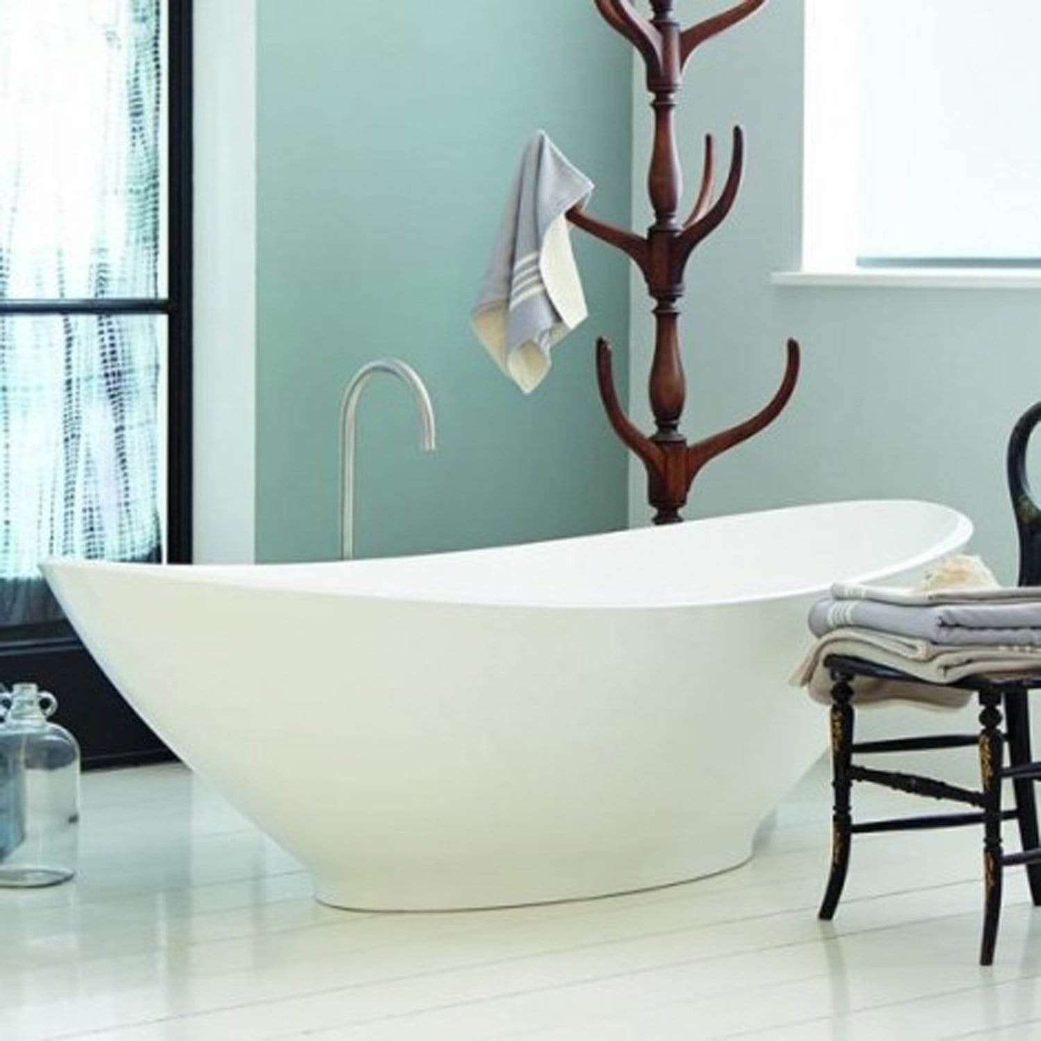 BC Designs Kurv 1890 Gloss White Cian Freestanding Bath